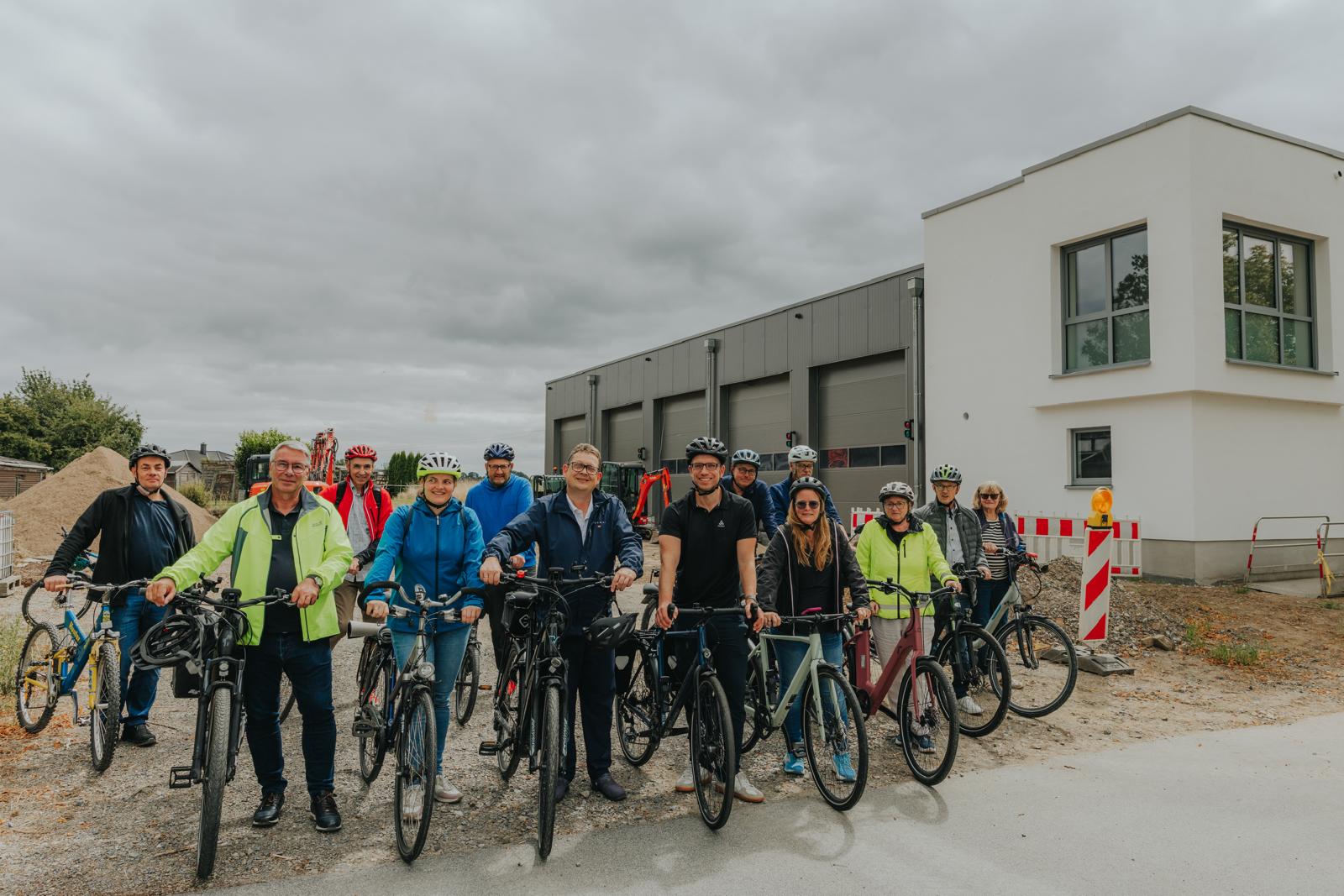 Hausarzt, Feuerwehr & OGS-Betreuung: Erster Tag der Sommertour durch Spenge und Enger